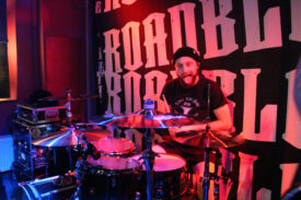 Der Drummer der Rioadblocks
